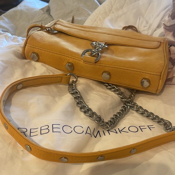 Season's IT color and material from Rebecca Mink-off - Picture 9 of 9